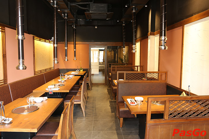 Nhà hàng Hai Con Bò Cống Quỳnh 20