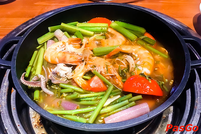 Nhà hàng Hai Con Bò Nguyễn Quý Đức 14