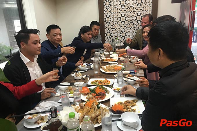 Nhà hàng Hải Sản Cua Bay Đỗ Quang 12