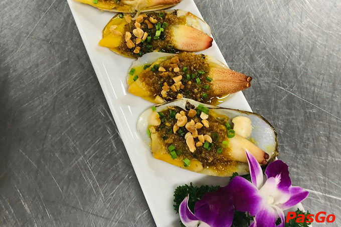 Mỗi món ăn tại Hải Sản Cua Xanh đều được các đầu bếp chăm chút kỹ lưỡng từ khâu chọn nguyên liệu, chế biến, trình bày, cách thưởng thức