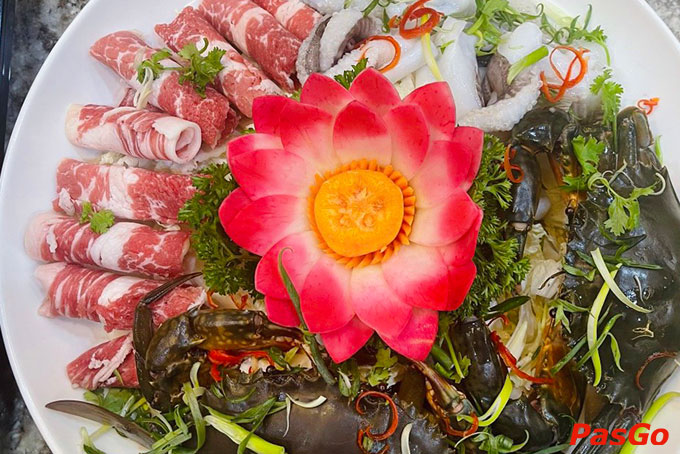 Mỗi món ăn tại Hải Sản Cua Xanh đều được các đầu bếp chăm chút kỹ lưỡng từ khâu chọn nguyên liệu, chế biến, trình bày, cách thưởng thức