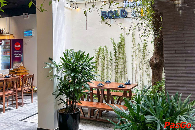 Không gian Hẻm 8 rộng lớn nhưng vẫn mang lại cảm giác ấm cúng, phòng VIP sang trọng, riêng tư