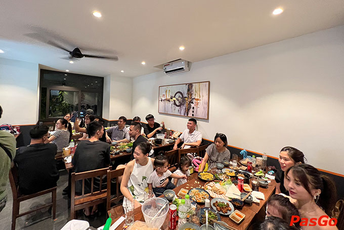 Hiện đại, trẻ trung là những gì bạn có thể cảm nhận ở không gian tại Hẻm Quán Xa La