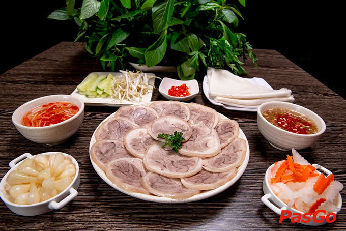 Nhà hàng Hoàng Tâm Phan Xích Long  10