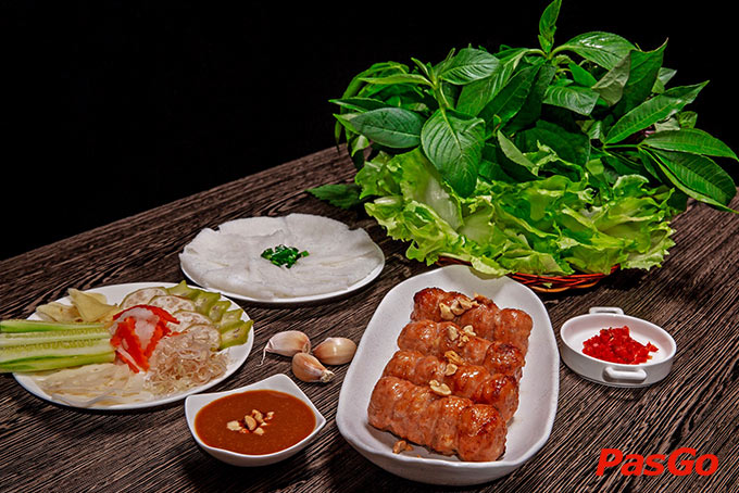 Nhà hàng Hoàng Tâm Phan Xích Long  11