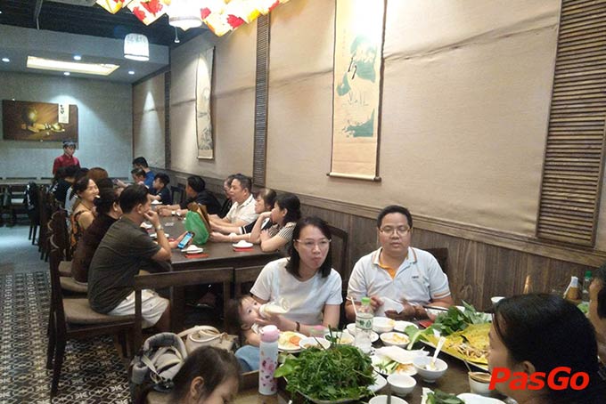 Nhà hàng Hoàng Tâm Phan Xích Long  4
