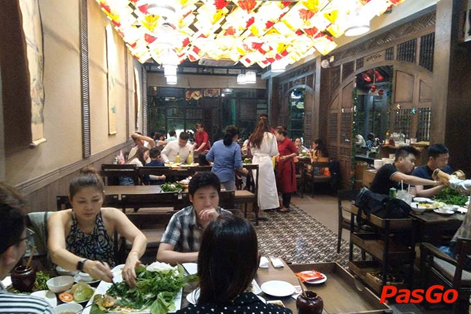 Nhà hàng Hoàng Tâm Phan Xích Long  5