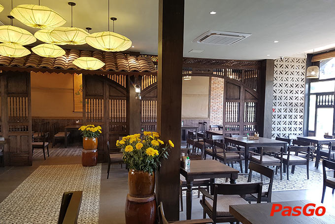 Nhà hàng Hoàng Tâm Phan Xích Long  7