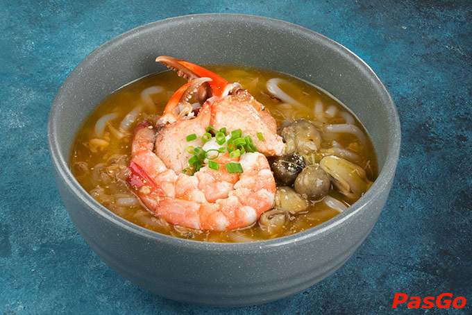 Nguồn nguyên liệu Hoàng Ty Premium có xuất xứ rõ ràng và được nhập mới mỗi ngày, đảm bảo thức ăn được tươi, sạch nhất