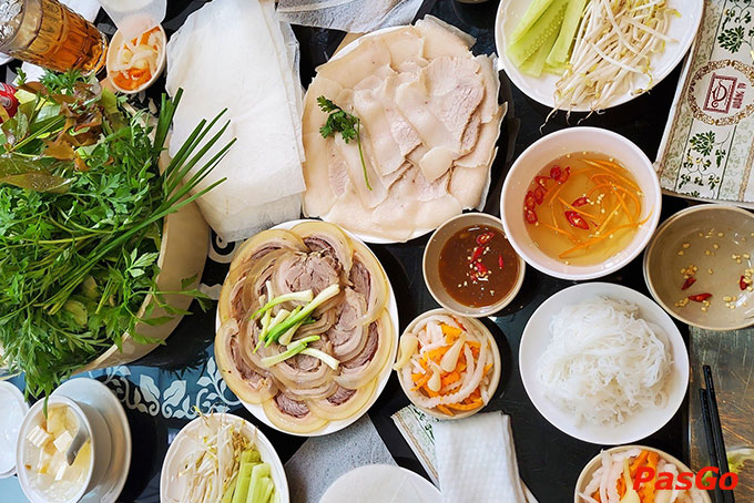 Bánh tráng Trảng Bàng là sự kết hợp của rất nhiều nguyên liệu