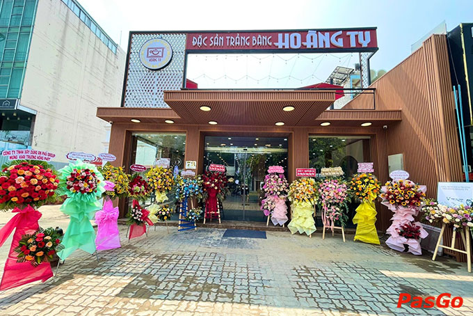 Nhà hàng Hoàng Ty tọa lạc tại số 73-75 Trần Não, P. Bình An, Q. 2