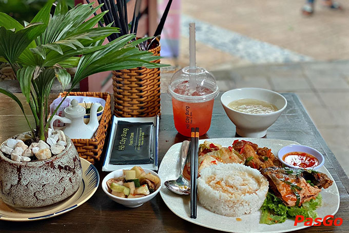 Còn rất nhiều món ăn được yêu thích khi khách hàng đến với Thiên Mộc