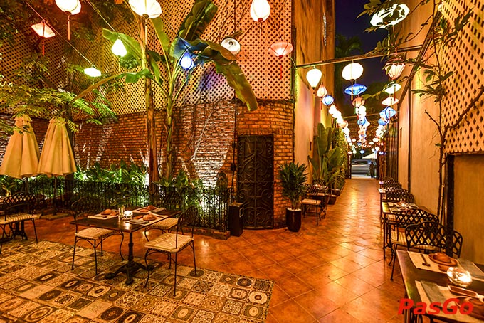 Sau những áp lực công việc hay những muộn phiền trong cuộc sống thì việc đến đây quây quần bên những người thân thương, ăn một bữa cơm đậm chất Việt có lẽ là một lựa chọn không gì tuyệt vời hơn