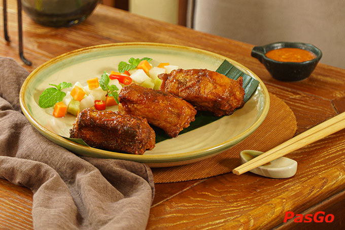 Đến Home Mộc là tìm đến với những hương vị Việt đặc sắc, được chắt lọc và sáng tạo dựa trên sự tìm tòi, nghiên cứu ẩm thực vùng miền của người đầu bếp tài năng