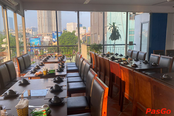 Thực khách đến ngoài việc thưởng thức đồ ăn ngon cùng gia đình bạn bè thì việc giải tỏa những căng thẳng bằng cách cảm nhận không gian ăn uống tại nhà hàng một cách hưởng thụ giữa thị giác và vị giác, đó chính là điều mà họ mong muốn