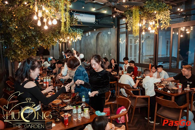 Không gian nhà hàng rộng rãi, thoáng mát với sức chứa lên tới 300 khách