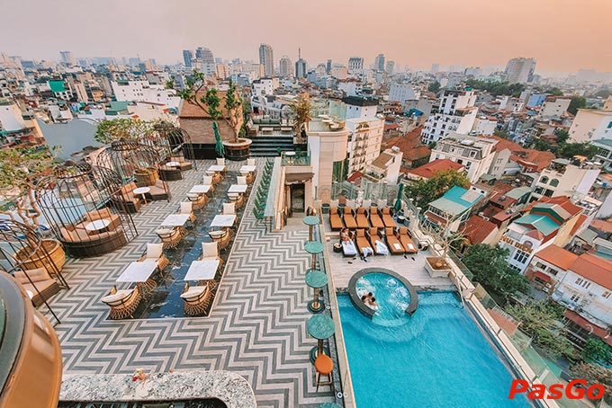 View bao quát toàn cảnh thành phố cực ấn tượng nhìn từ nhà hàng Ignite Sky Bar Đường Thành