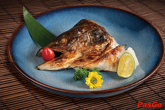 Đảm bảo năng lượng cả ngày với bộ sưu tập món nóng trứ danh: mỳ xào yakisoba, cá trứng nướng muối, lẩu miso kimchi, cánh gà chiên kiểu Nhật, …