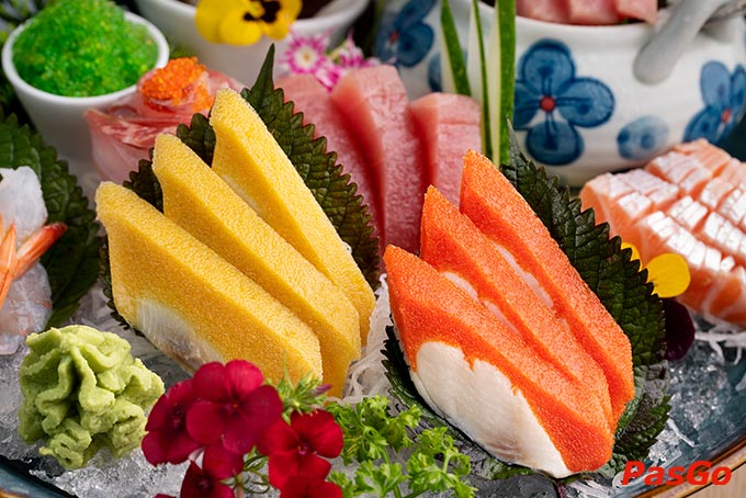 Tận hưởng không giới hạn các loại sushi độc đáo, sashimi ngọt thanh, mực ống sốt teriyaki, tôm cuộn bacon… chiều lòng khẩu vị mọi thành viên trong gia đình