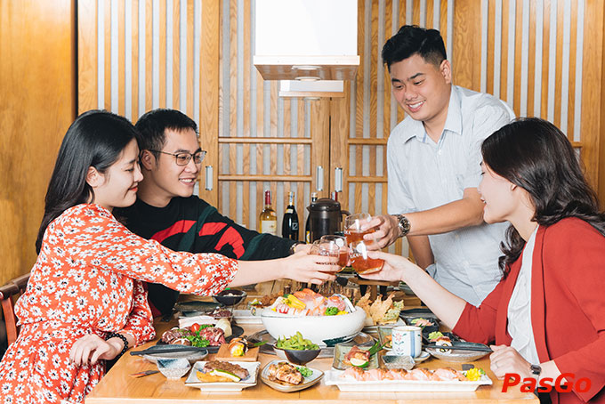 Không gian mở phù hợp với những buổi hẹn hò lãng mạn với người thương, hay bữa tiệc sum vầy gia đình đầm ấm