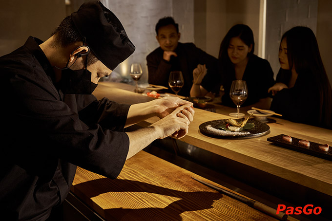 Toạ lạc tại vị trí đắc địa - Kasa Sushi Triệu Việt Vương chắc chắn là một địa điểm quá đỗi phù hợp cho những chuyến vivu của bạn cùng người thân, bạn bè, đối tác
