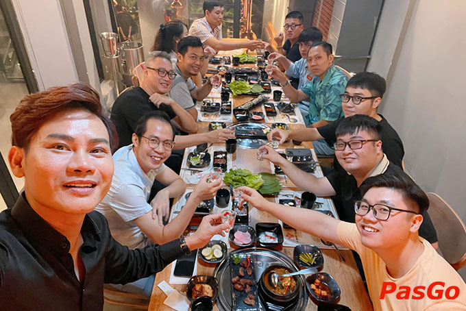 K-Meat Club phù hợp với những bữa ăn cùng bạn bè, người thân, những dịp liên hoan, sinh nhật