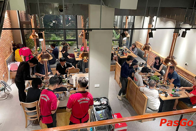 Không gian trẻ trung, sức chứa mỗi tầng không quá lớn chỉ 30 - 50 khách mang lại sự thoải mái