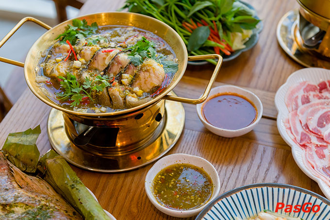 Nhà hàng Bếp Thái Koh Yam chau chuốt kỹ lưỡng từ nguồn nguyên liệu tươi mới theo mùa kết hợp với sự tinh tế trong cách chế biến