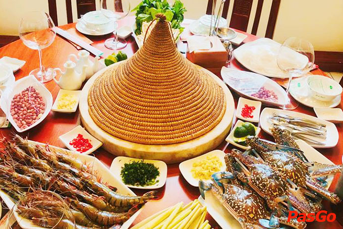 Lam Huyền - Đặc sản lẩu hơi nồi đá - Hoàng Quốc Việt