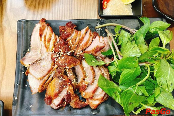 Lâng Quán Nguyễn Trường Tộ là một trong những thương hiệu chuyên ẩm thực Việt có tiếng tại Hà Nội