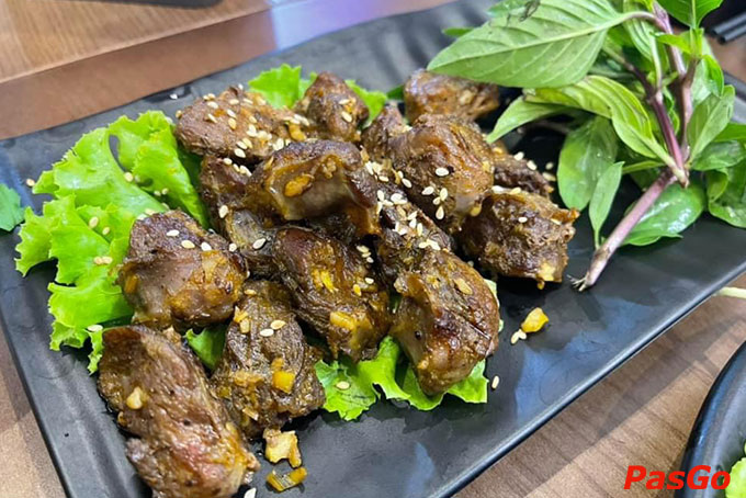 Tiêu chí của Lâng Quán bên cạnh món ăn ngon thì còn phải sạch sẽ ở tất cả các khâu từ nguyên liệu đến quy trình chế biến