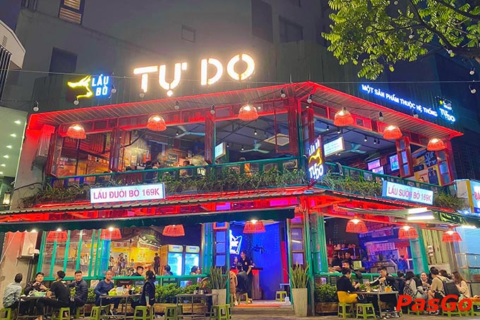 Nhà hàng với view 2 mặt tiền trên con phố Khúc Thừa Dụ của Quận Cầu Giấy