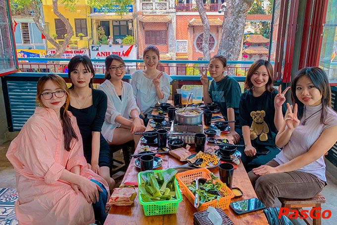 Cùng nhau ngồi bên nồi Lẩu Bò Tự Do thơm ngon, hàn huyên 1001 câu chuyện đời cùng những người thân yêu của bạn nhé