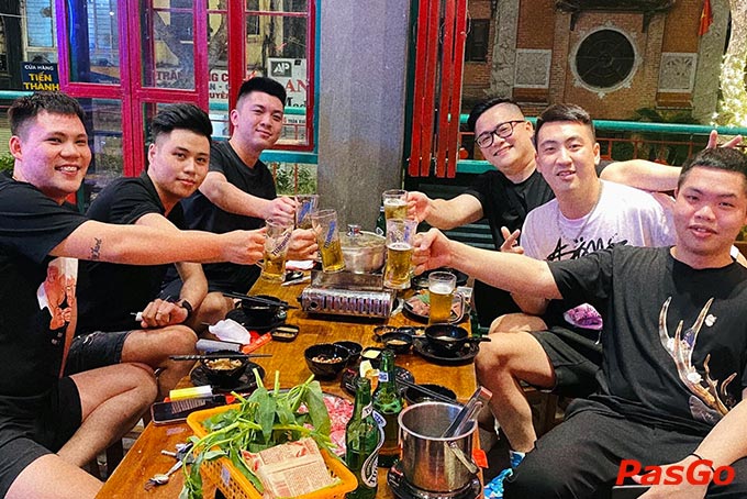 Cùng nhau ngồi bên nồi Lẩu Bò Tự Do thơm ngon, hàn huyên 1001 câu chuyện đời cùng những người thân yêu của bạn nhé