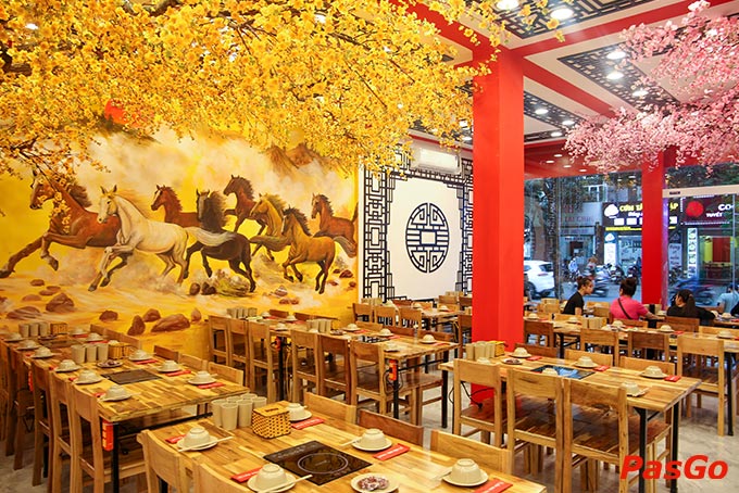 Với không gian rộng rãi, thoáng mát, nhà hàng Lẩu Đức Trọc là địa điểm lý tưởng cho các bữa tiệc gia đình, bạn bè, sinh nhật