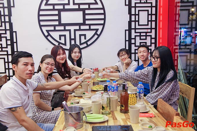 Với không gian rộng rãi, thoáng mát, nhà hàng Lẩu Đức Trọc là địa điểm lý tưởng cho các bữa tiệc gia đình, bạn bè, sinh nhật