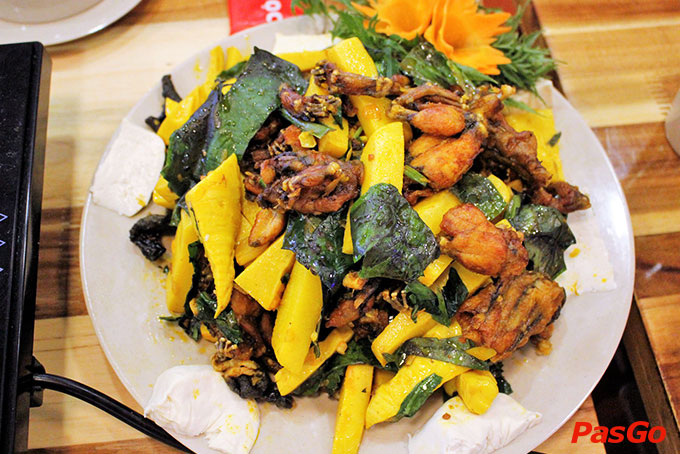 Lẩu Đức Trọc nổi tiếng với những món lẩu và món nhậu ngon có hương vị đậm đà khó quên