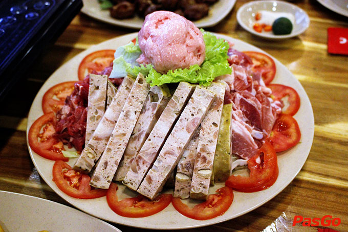 Nơi đây còn khiến thực khách yêu mến bởi những món nhậu ngon miệng, độc đáo