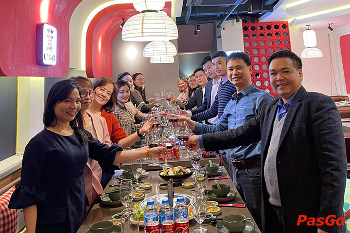 Cùng gia đình và bạn bè thưởng thức đủ loại nấm thơm ngon, mỹ vị, thịt tươi cùng rau củ xanh mát