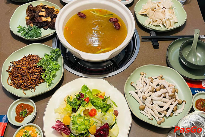 Đến với Lẩu Nấm Kinoko để trải nghiệm những món ăn đặc trưng, các loại nấm tươi, nấm quý