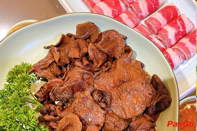 Nhà hàng có những món ăn tuyệt vời, được chế biến từ những nguyên liệu tươi sống và chất lượng cao, đặc biệt là nấm