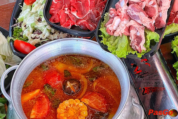 ác nguyên liệu chế biến món ăn ở Lẩu Nướng Hồng Kông đều phải trải qua khâu kiểm tra rất kỹ càng trước khi chế biến để đảm bảo độ tươi ngon của món ăn cũng như chất lượng vệ sinh an toàn thực phẩm