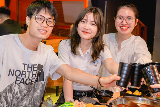 Điểm hẹn lý tưởng cho những dịp tụ họp, liên hoan, sinh nhật, cho những bữa ăn sum họp bên người thân, bạn bè...