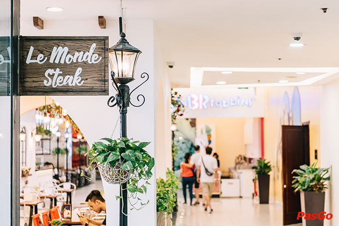 Nhà hàng Le Monde Steak Vincom Bà Triệu 10