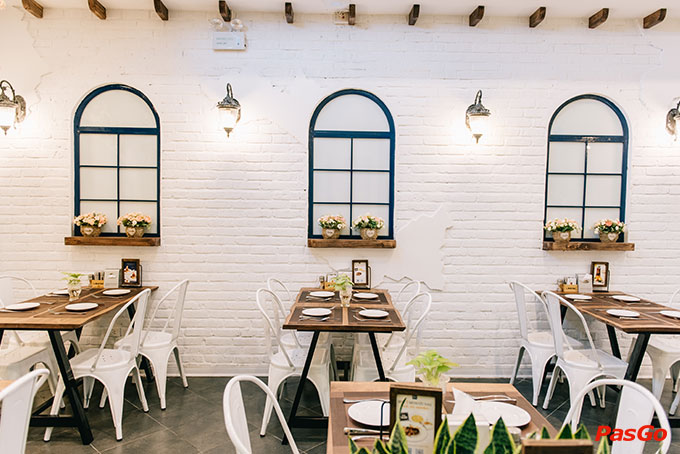 Nhà hàng Le Monde Steak Vincom Bà Triệu 13