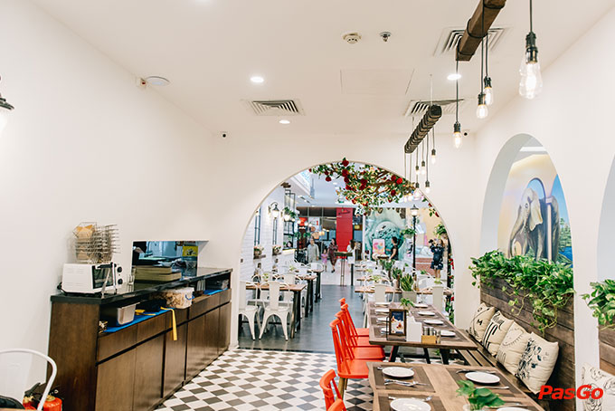 Nhà hàng Le Monde Steak Vincom Bà Triệu 14