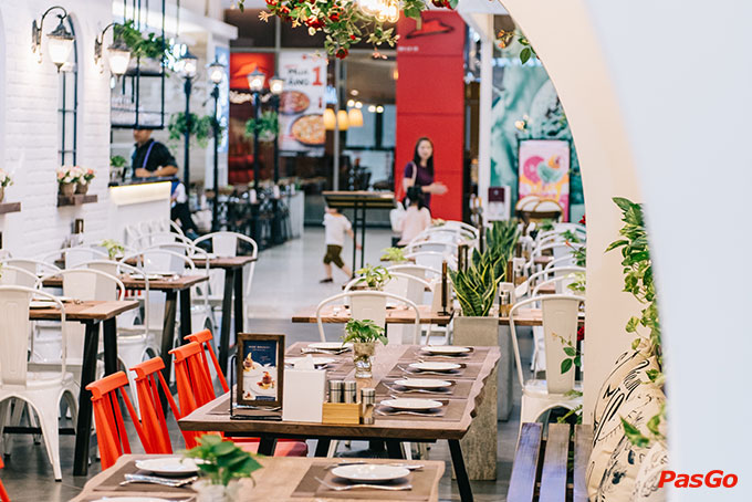 Nhà hàng Le Monde Steak Vincom Bà Triệu 15