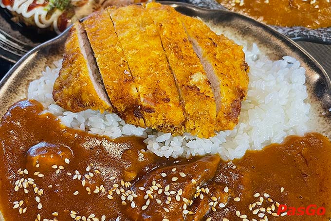  Bạn cũng đừng nên bỏ qua thực đơn khai vị (súp, salad), đồ nóng (món nướng, chiên, cơm, mì, lẩu) để có được những bữa ăn kiểu Nhật trọn vẹn tại Let’s Sushi nhé