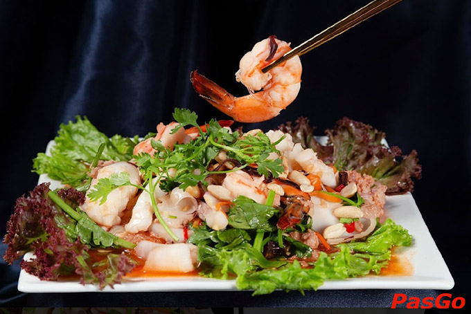 Nếu bạn muốn thưởng thức các món Thái ngon, đặc trưng hương vị Thái nhất định phải ghé Lộc Thái Nguyễn Tri Phương nhé