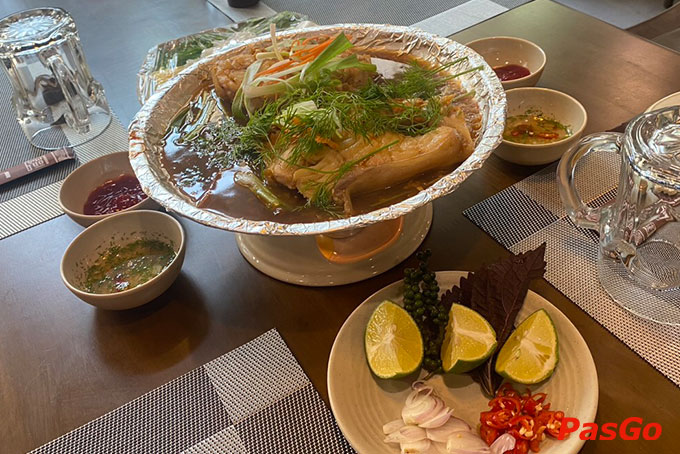 Và nhiều món ăn đặc sắc khác đang chờ bạn khám phá